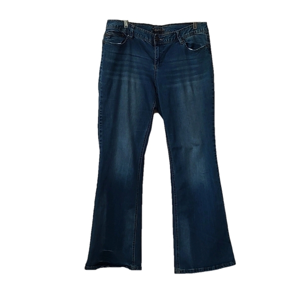 Maurices Ingrid Boot cut Jeans Size 15/16 (Tall) - Picture 1 of 4